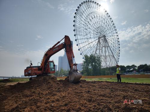 摩天湾施工现场(肖立宇摄)