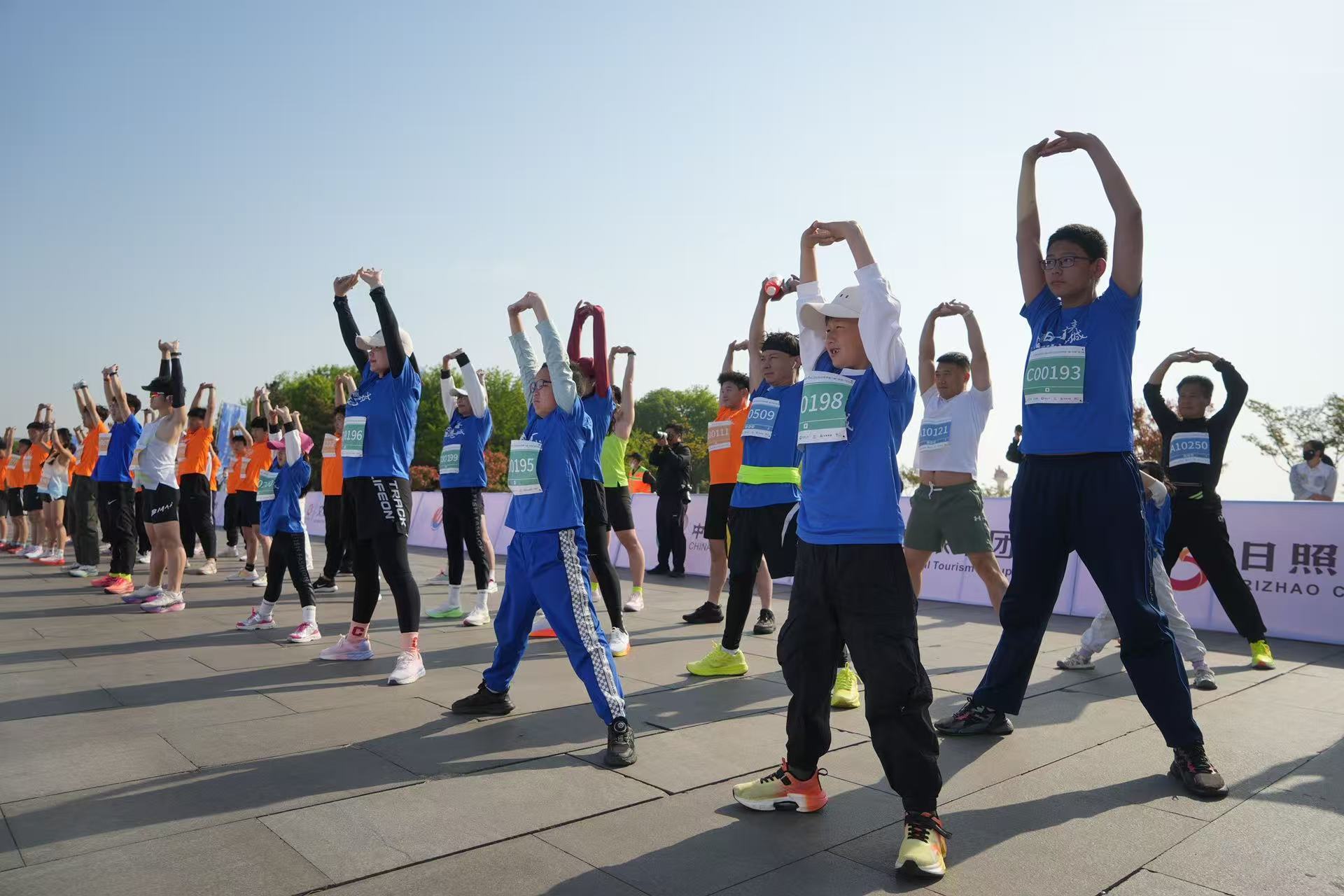 参赛选手在做赛前准备。日照市体育局供图