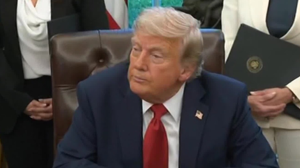 特朗普宣称：中美每天都在就贸易问题接触，是否降低关税取决于中方