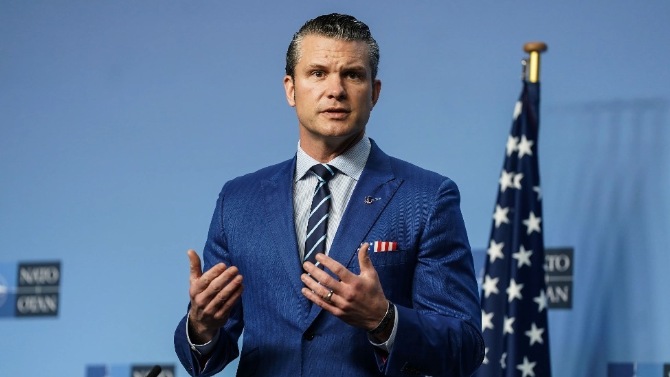 五角大楼爆发内讧，推出4名“背锅侠”，赫格塞思疑似被架空