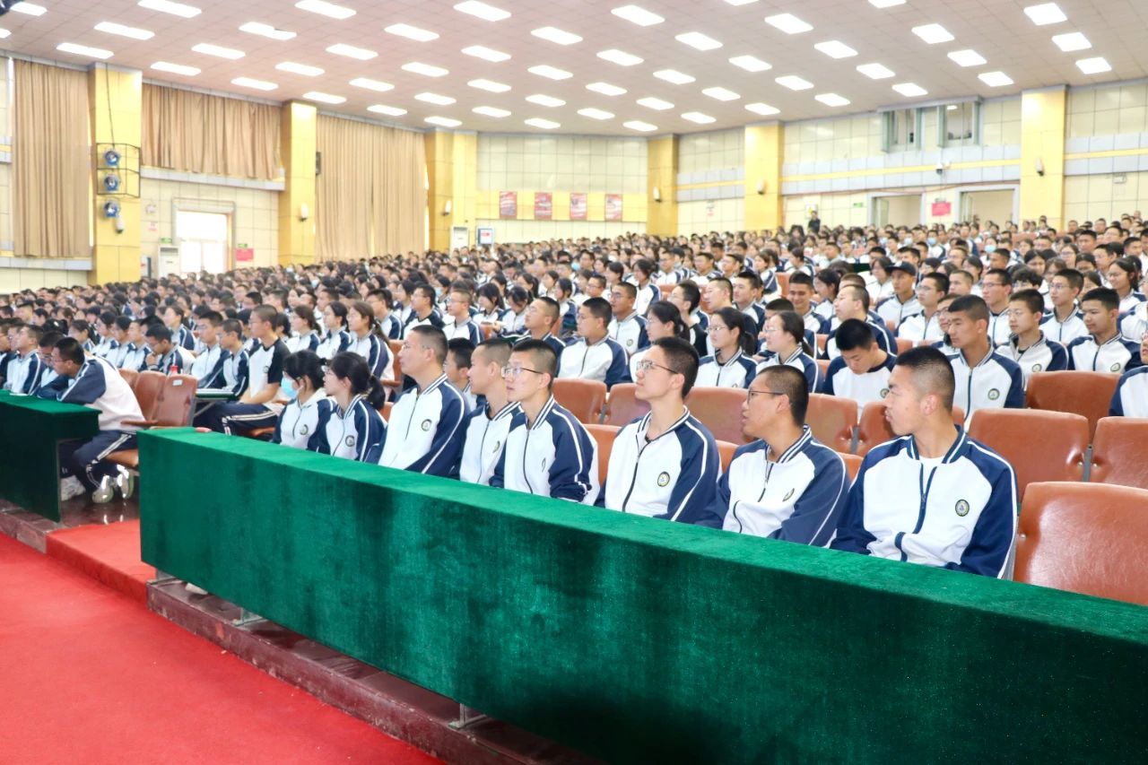 宁波心理健康教育专家赴库作专题讲座