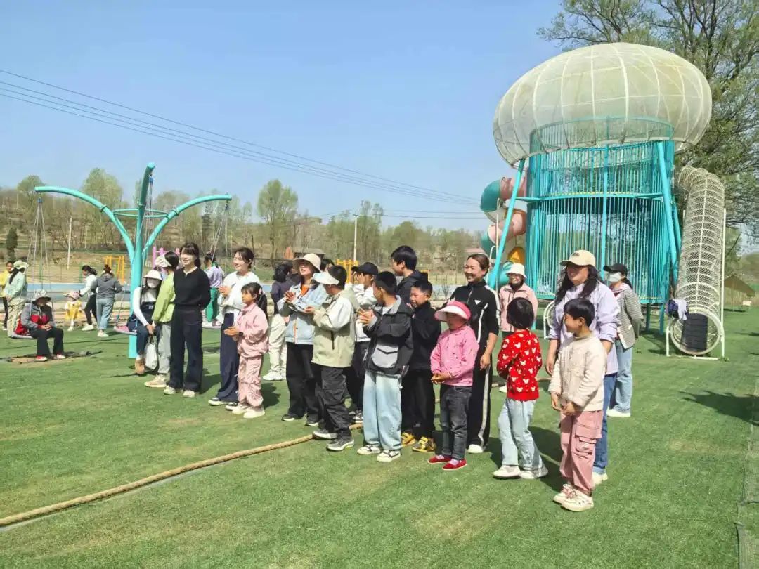 华亭爱心妈妈来啦　这场春日之约与爱“童”行