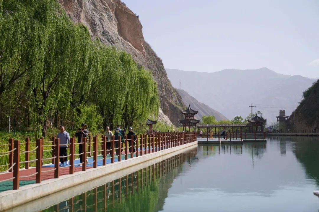 春日的姚寨沟美丽无限　刘建军　摄