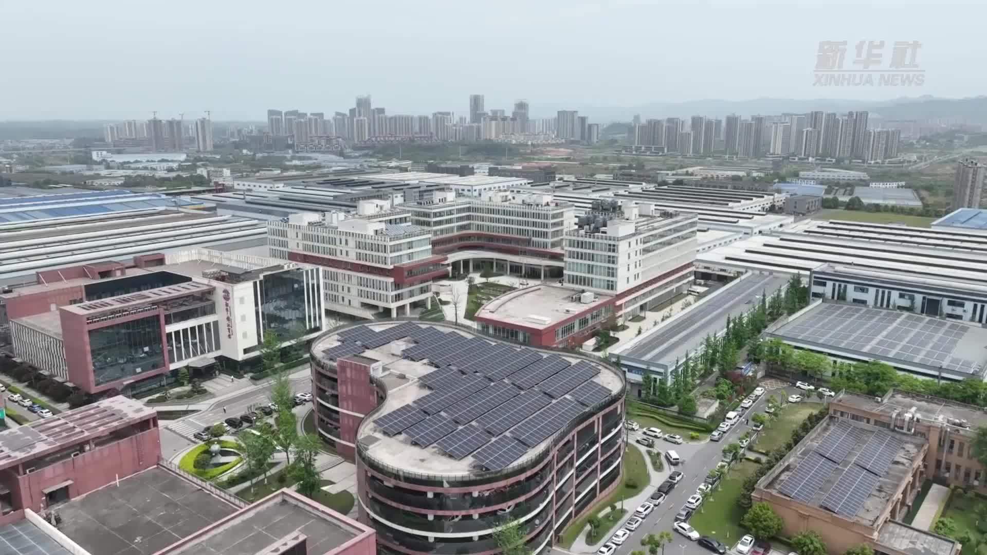 学子探访卫星产业园 感受航天科技力量