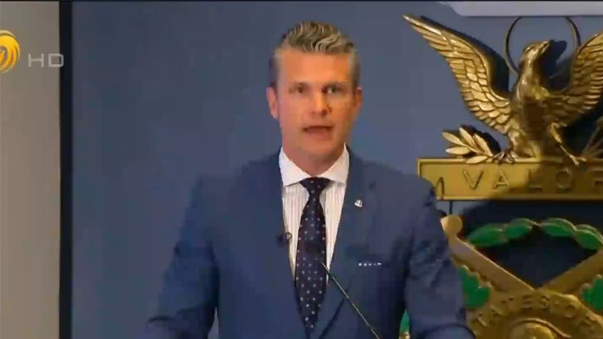 美国防部长再陷“群聊门”风波 特朗普力挺 民主党要求问责