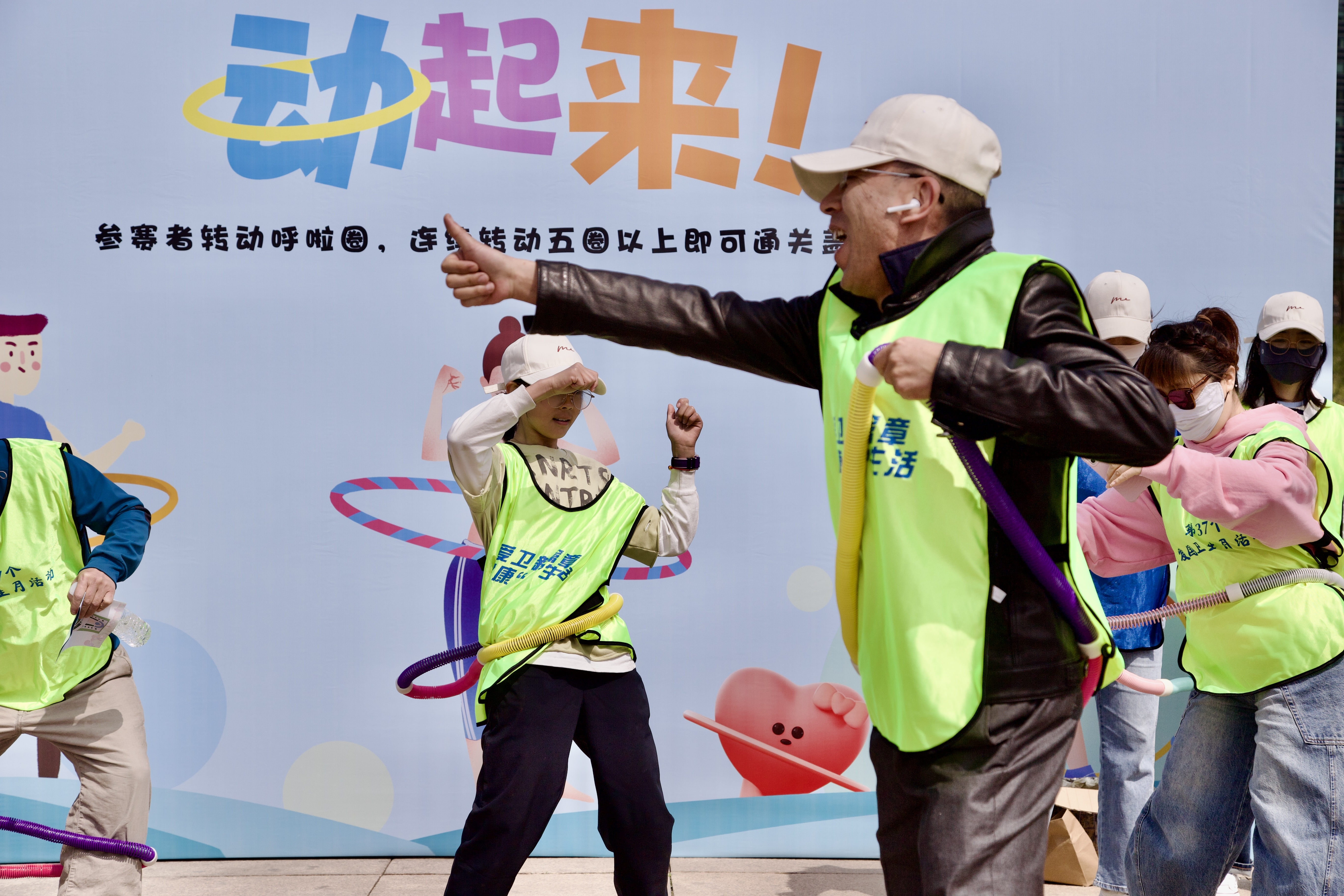 爱卫新篇章 健康“心”生活！青岛市第37个爱国卫生月现场宣传活动成功举办