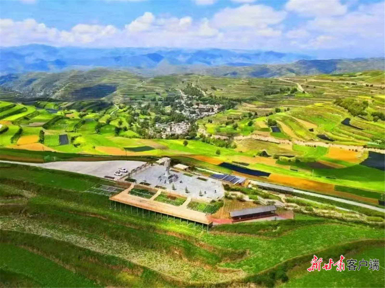 宕昌县哈达铺镇拉路梁万亩中药材标准化种植基地