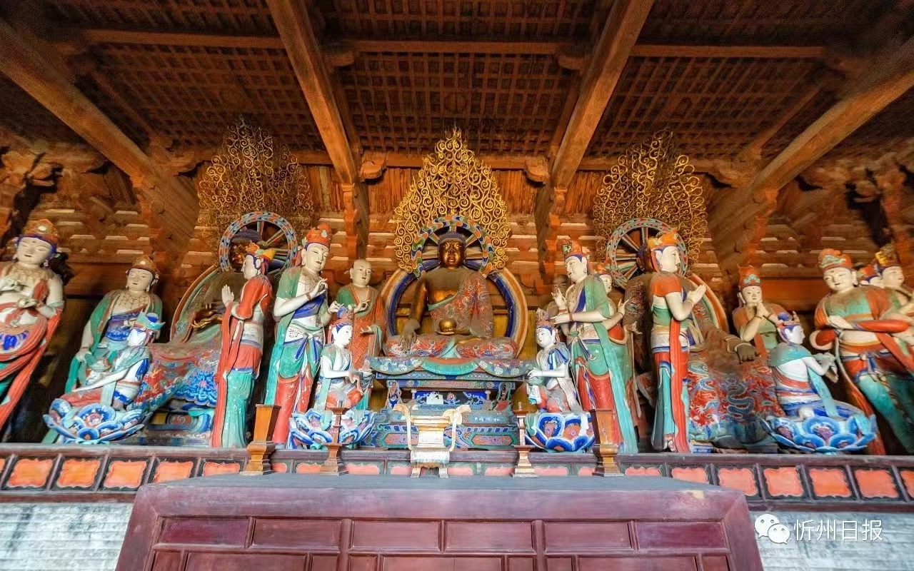 佛光寺东大殿中的彩塑