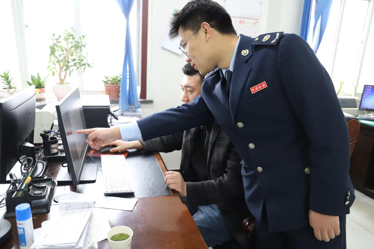税惠专属礼包精准直达　华亭护航个体户这样“营”