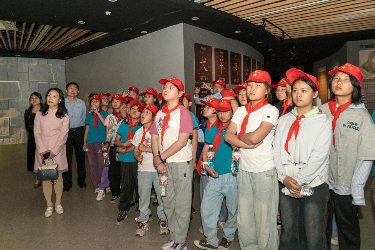 孩子们沉浸式学习体验。