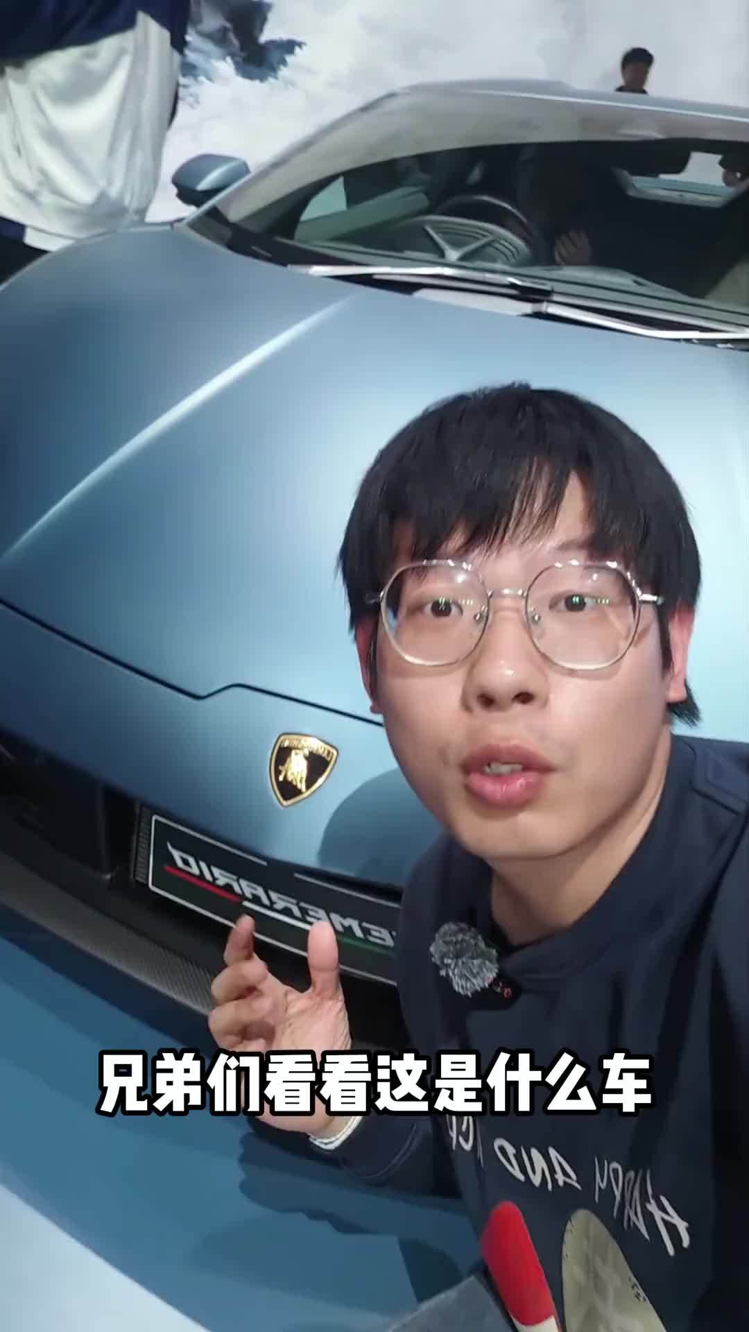 兰博基尼Temerario惊艳亮相，当万转发动机配上普利司通定制轮胎