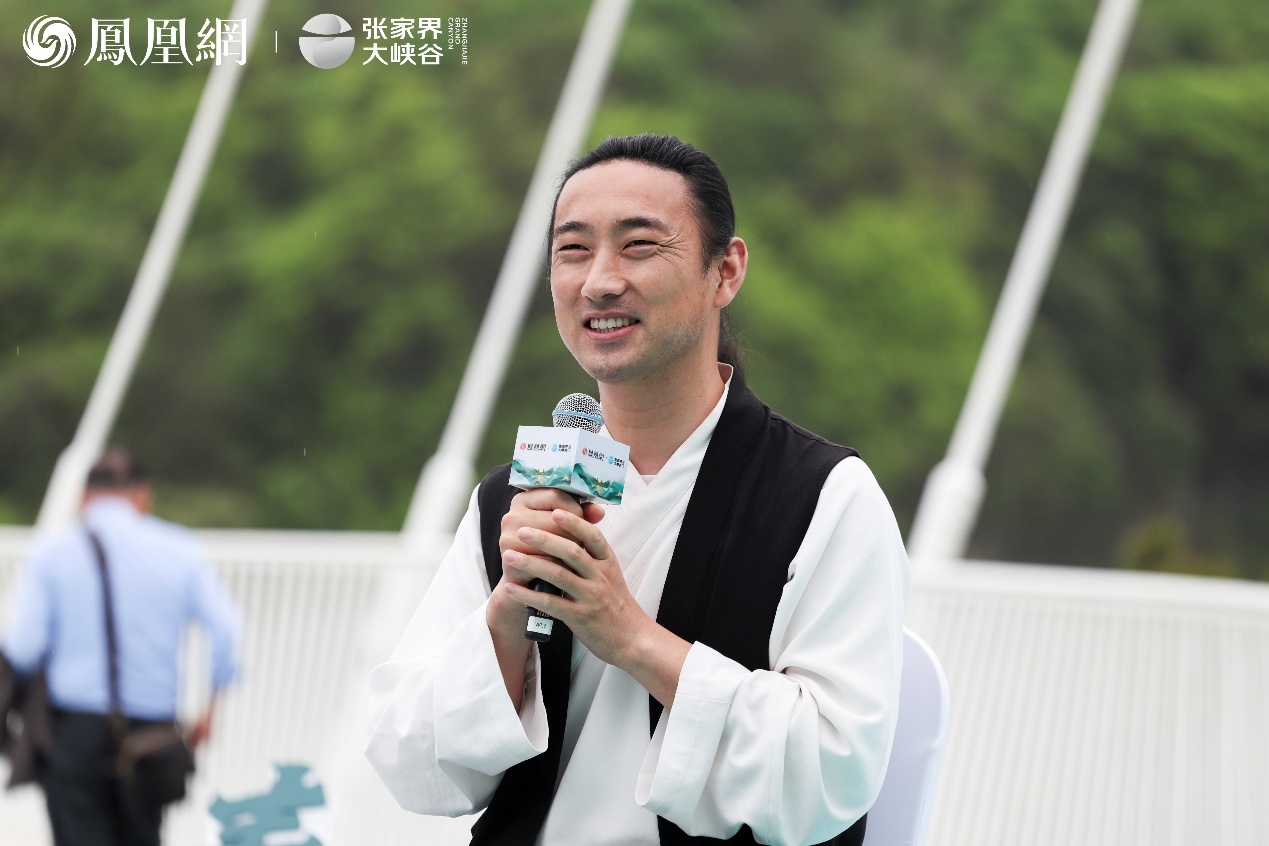 武当太极传人、兴趣岛武当太极首席讲师李在峰在“华人国学大典乙巳春集”上分享。