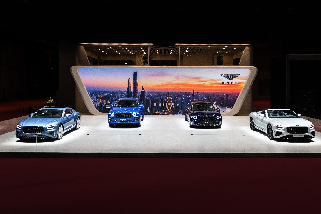 2025上海车展：宾利飞驰、欧陆GT及欧陆GT敞篷版车系最新成员全球公开首秀