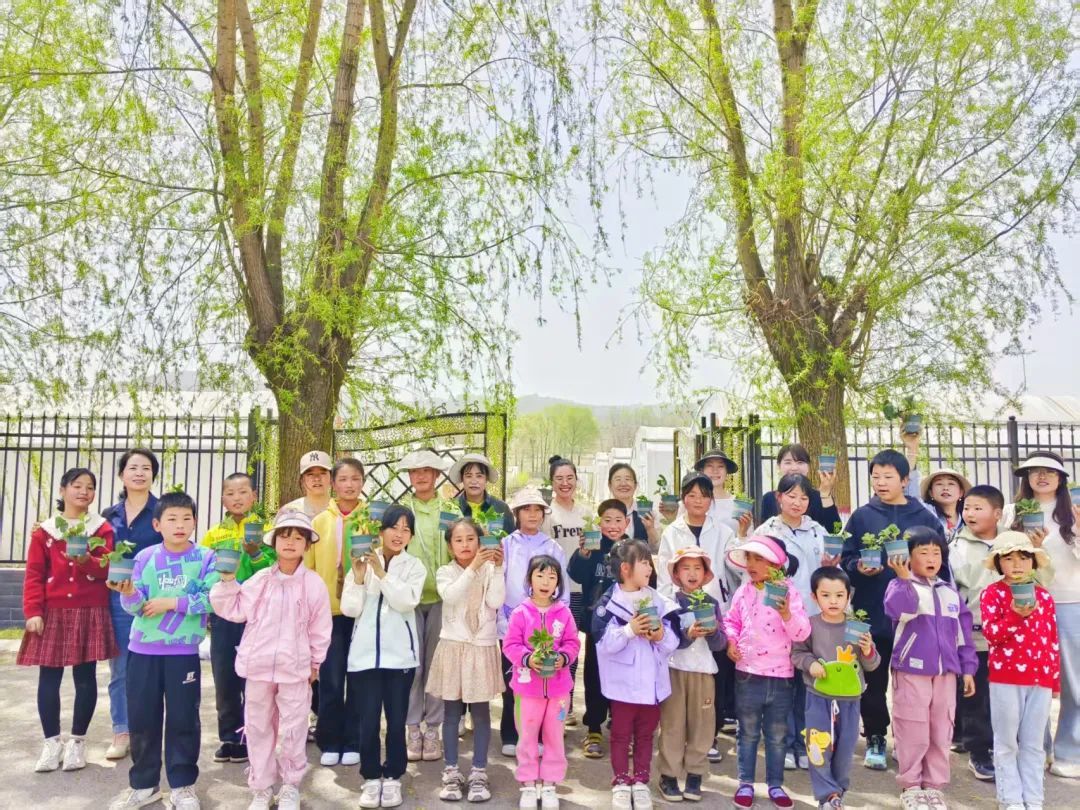 华亭爱心妈妈来啦　这场春日之约与爱“童”行