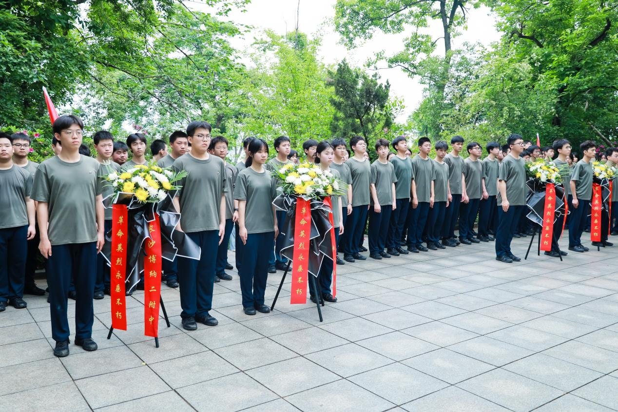 “行走的思政课”再出发！ 长沙博纳二附中百余名学子徒步20公里……