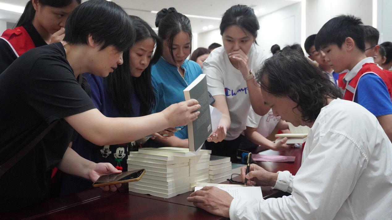 “回归心灵的阅读”龙岗团区委423世界读书日新书公益读书会圆满举办