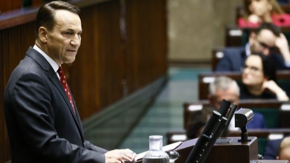 波兰外长怒批俄罗斯