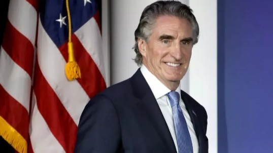 特朗普政府拟投资矿产公司，减少对华依赖