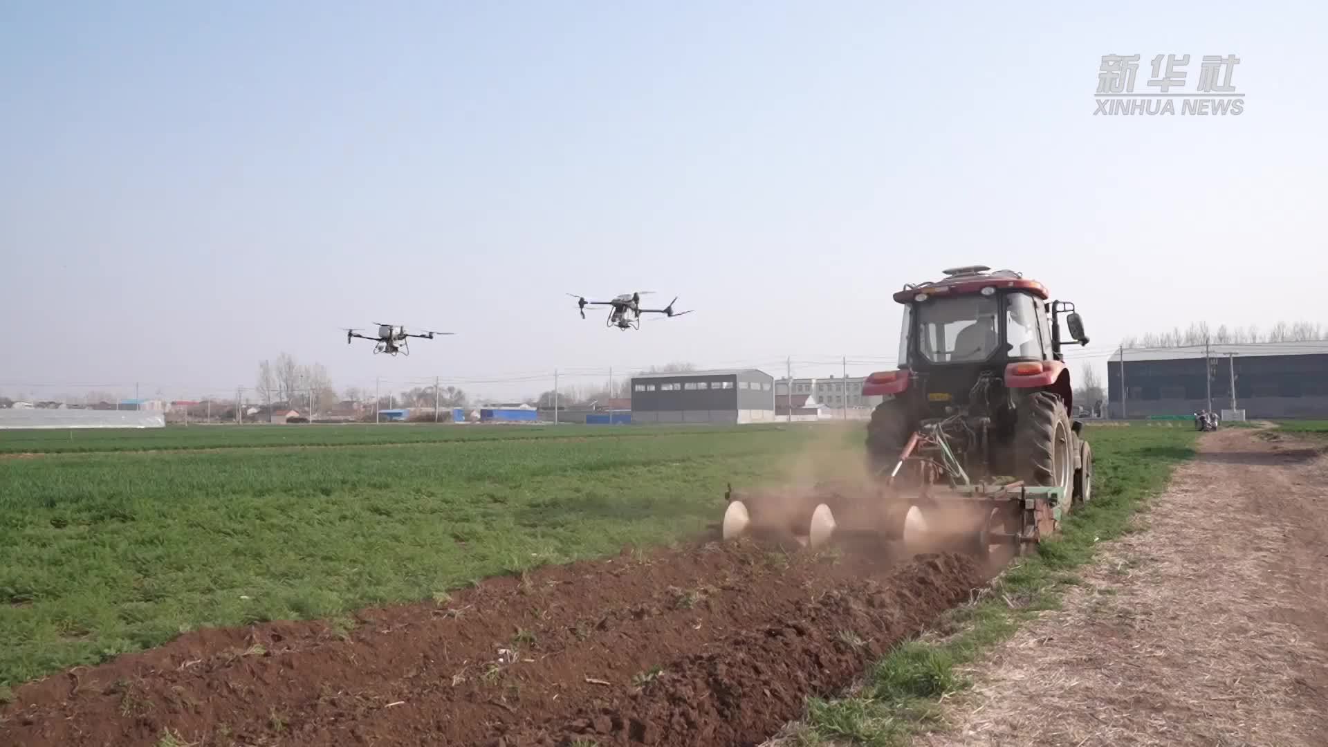 山东莒县：智慧“铁牛”助力春耕跑出加速度