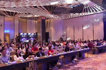 六联智能2025 AI PC发布会圆满落幕！推出Deepseek全家桶等20余款AI新品，引领端侧AI效率革命！