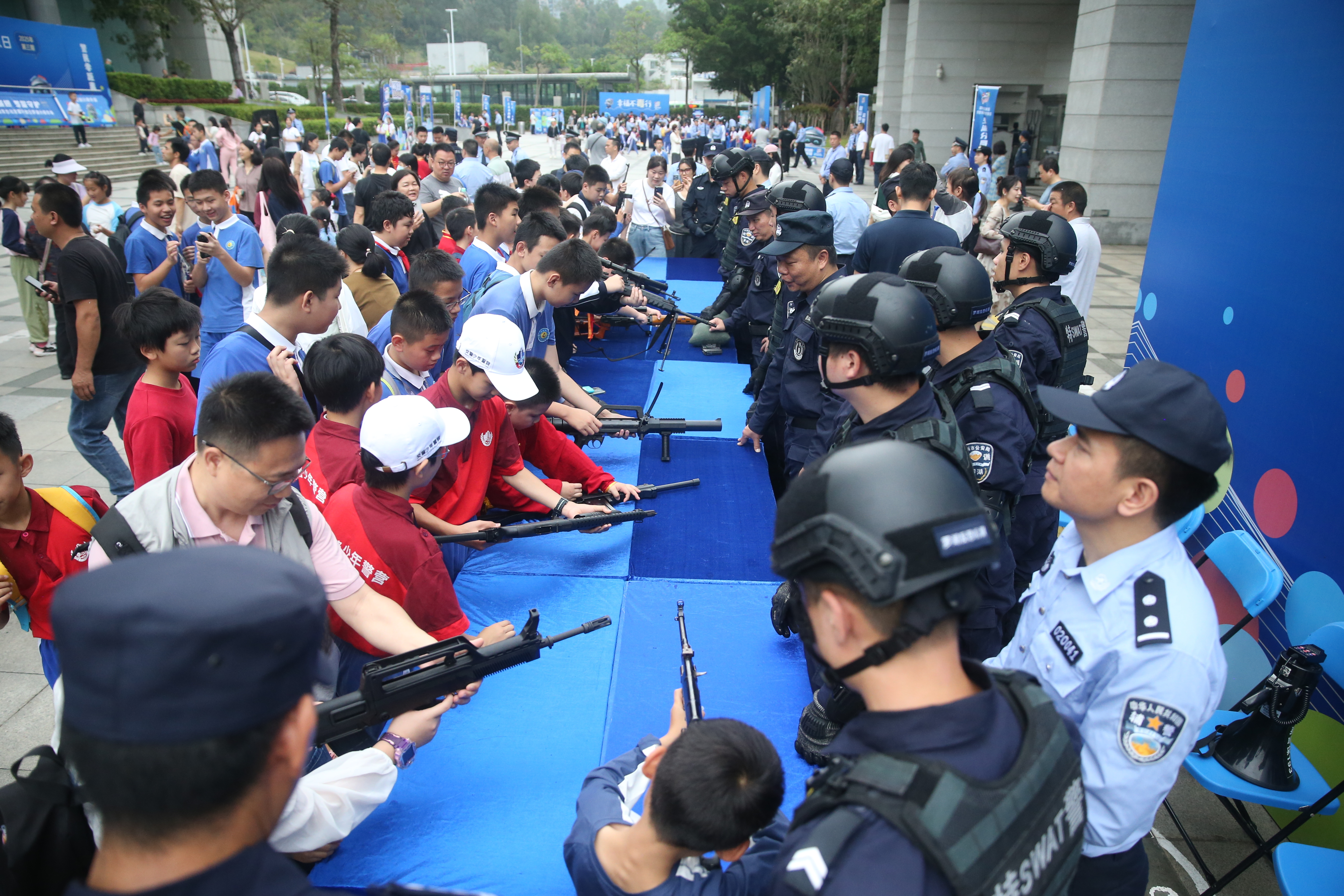 萌娃到警营“探班”，安防知识又增加了