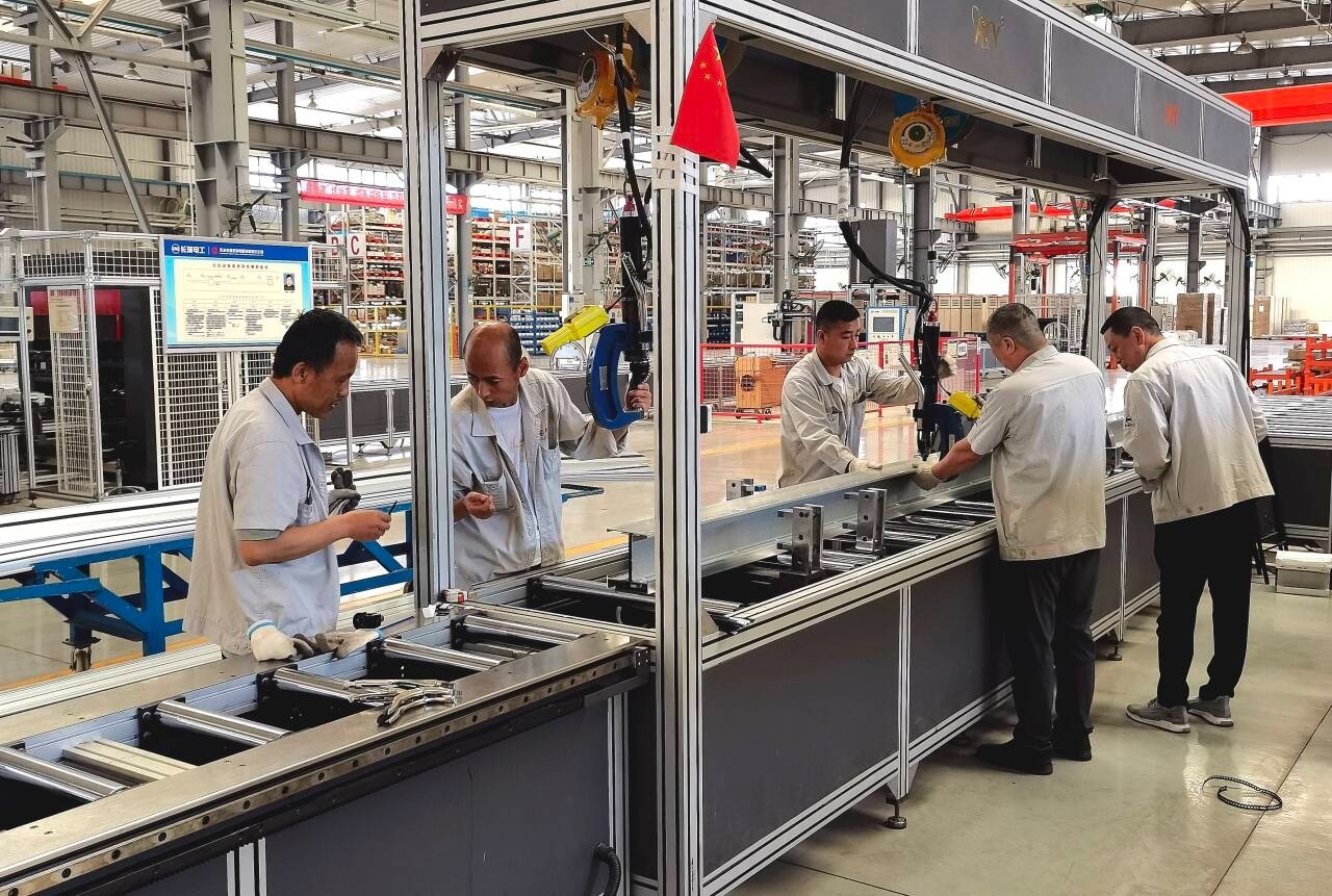 母线槽产品智能化生产线（甘肃电气集团供图）