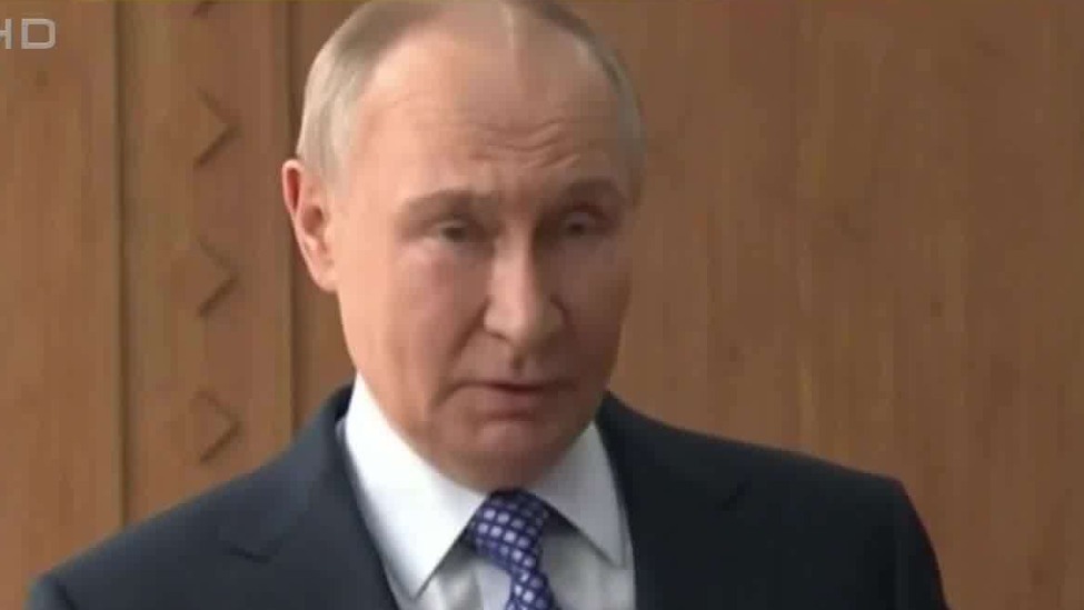 普京称俄罗斯积极看待和平倡议，呼吁乌克兰响应