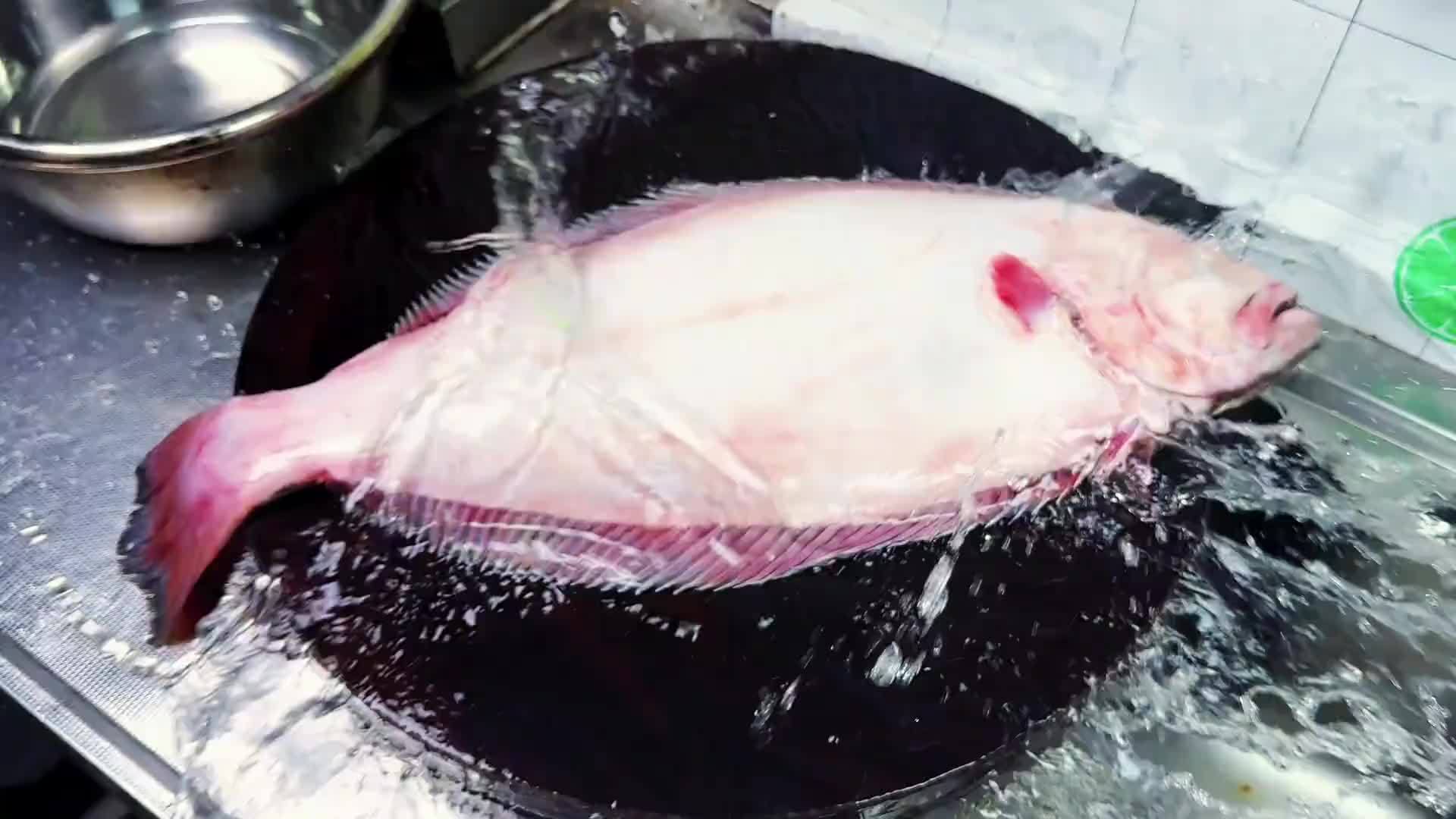 酱烧大偏口，渤海湾野生大偏口，肉多刺少，味道鲜嫩，深受人们喜爱