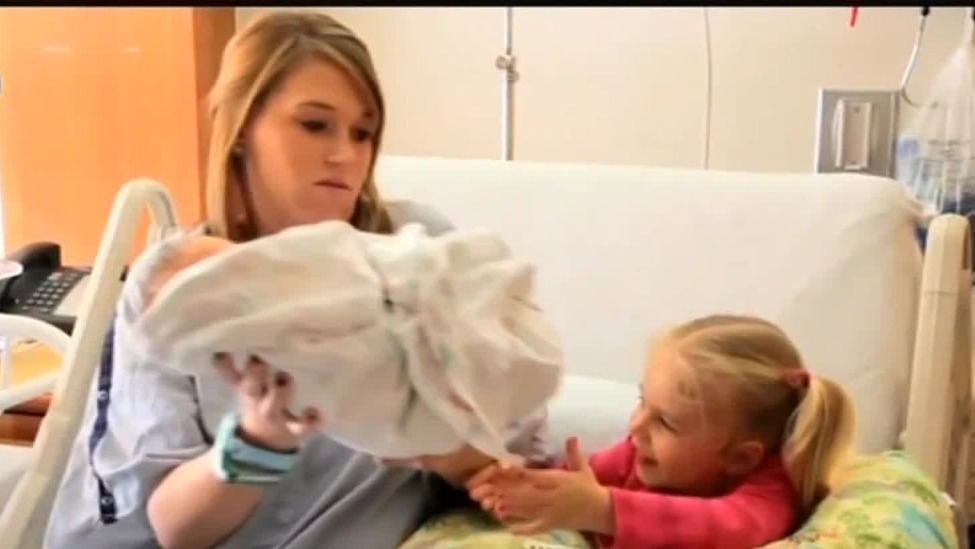 特朗普政府拟推出多项生育政策，扭转女性“事业优先于家庭”观念