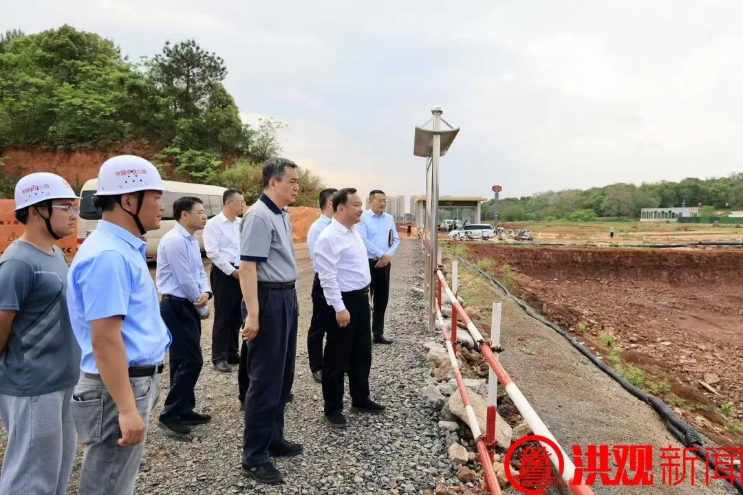 李紅軍在紅谷灘區(qū)調(diào)研重點(diǎn)項(xiàng)目建設(shè)情況