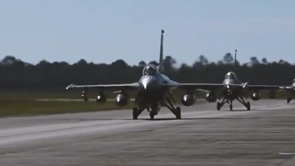 越南用苏-57“换”F-16，这笔生意划算吗？