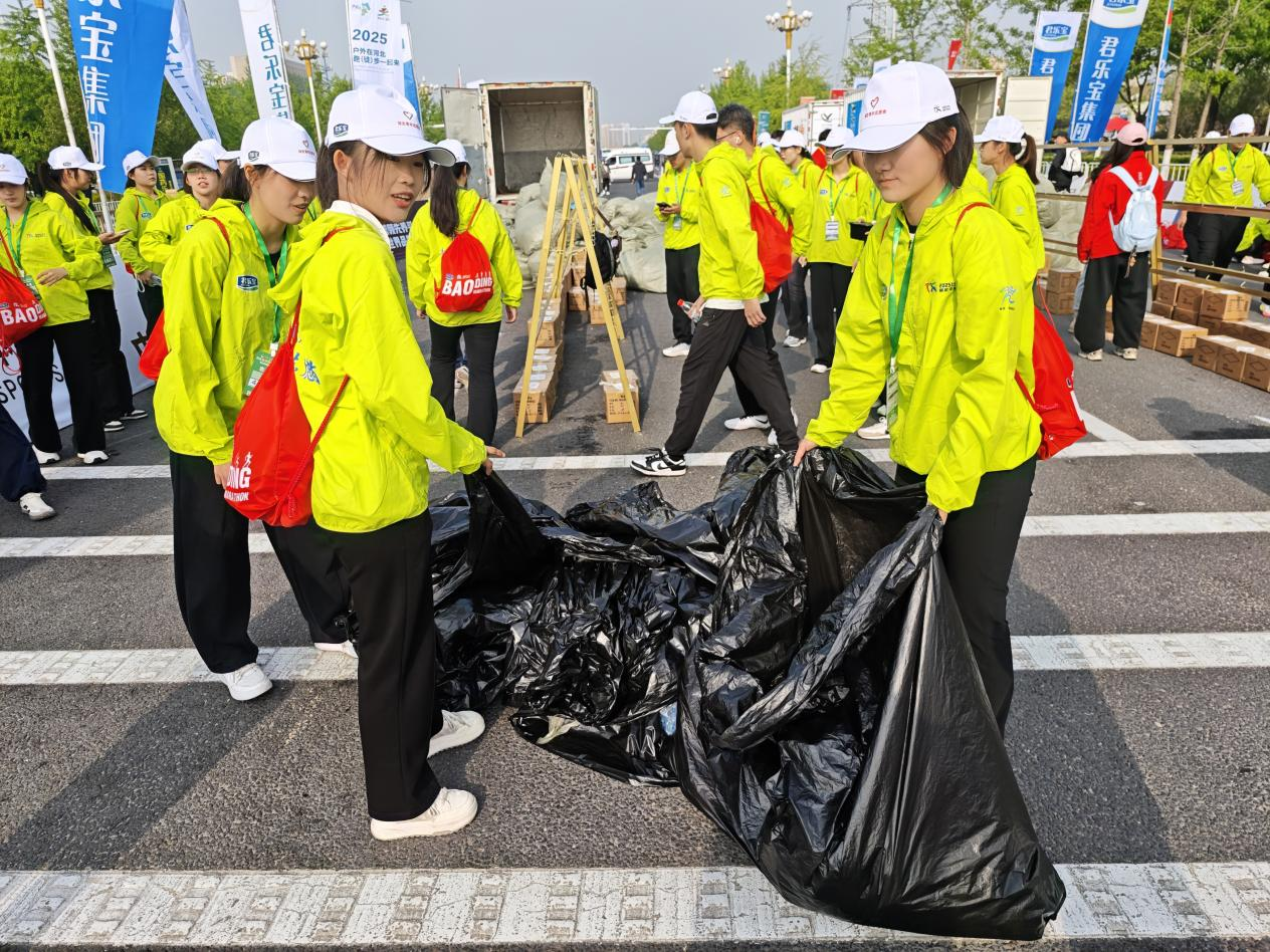 保定速度、一键焕新，看“保马”赛道如何上演“城市魔法秀”
