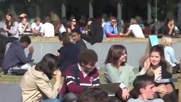 特朗普政府收紧政策，中国留学生称将重新考虑留学目的地