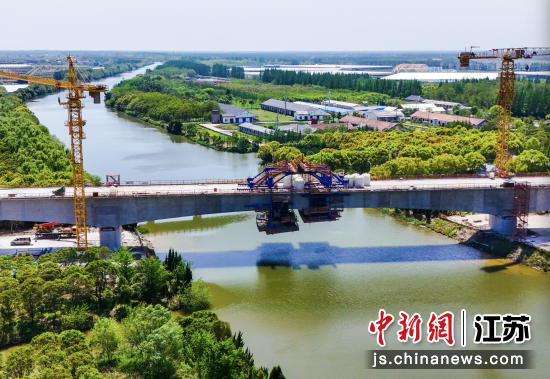合龙现场。王世琪 摄