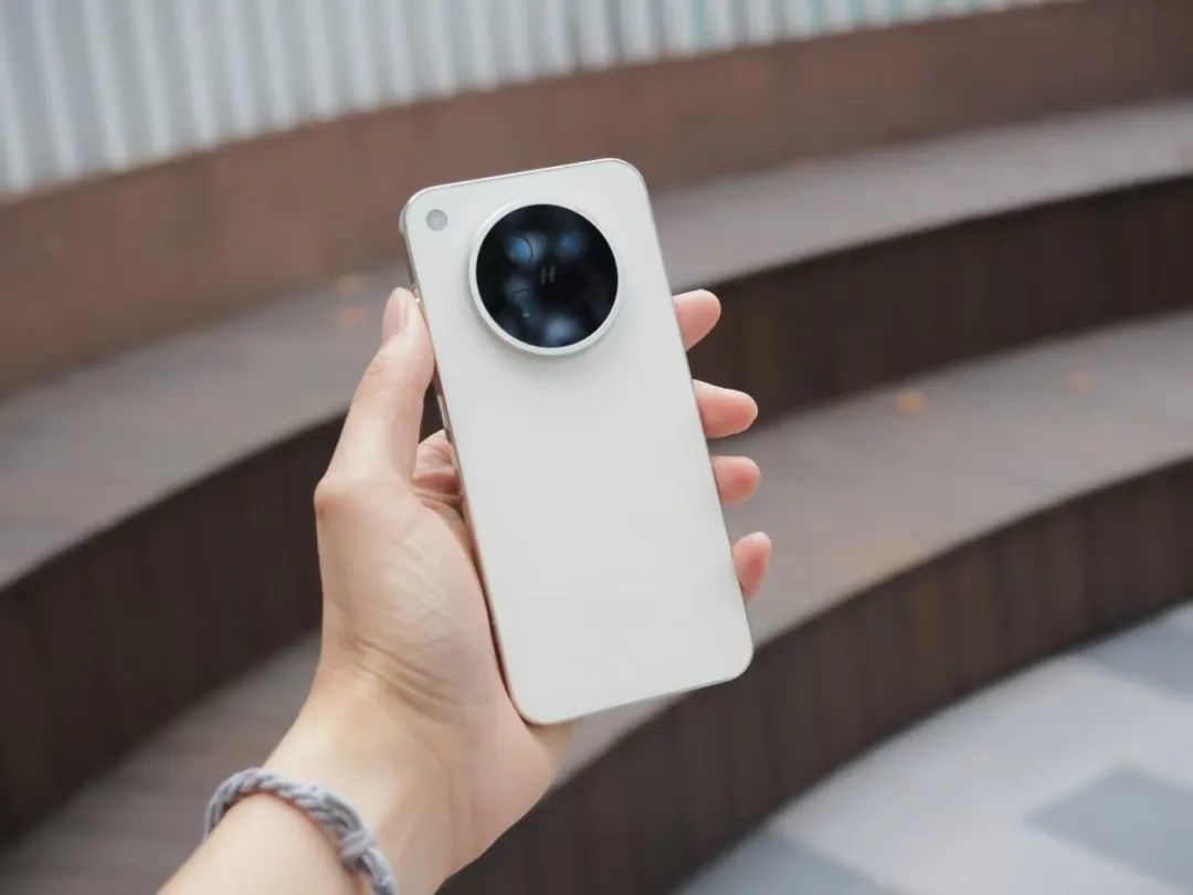 超薄手机复活!苹果OPPO集体梭哈,续航却崩了?