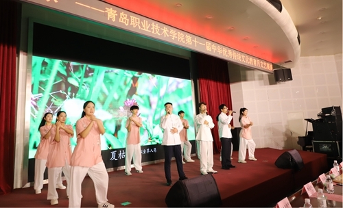 生物与化工学院学生表演歌舞串烧《本草四季&middot;上春山》