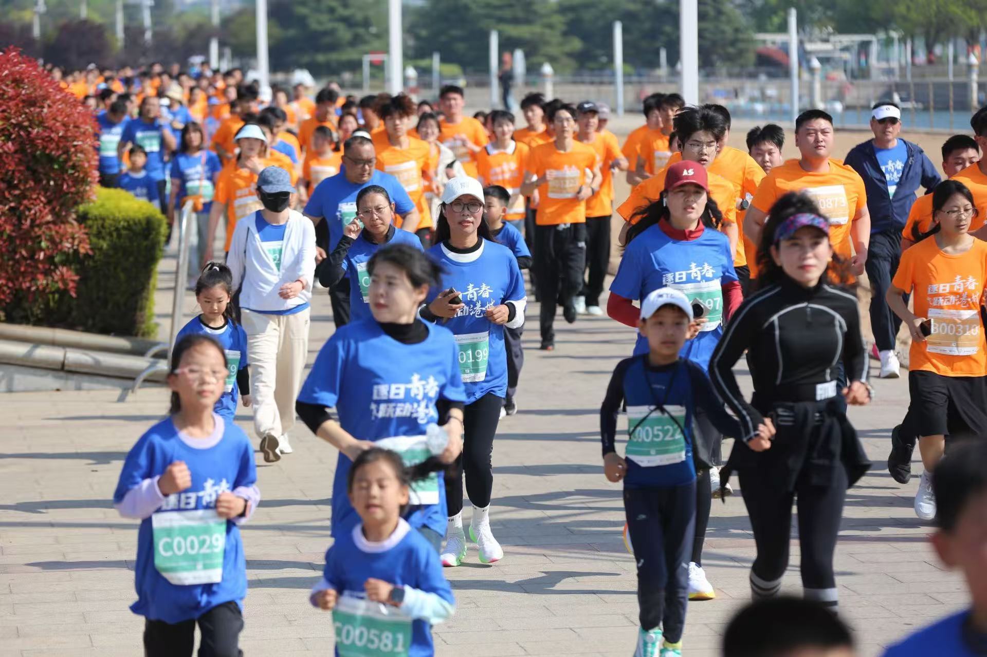 家庭跑欢乐十足。日照市体育局供图