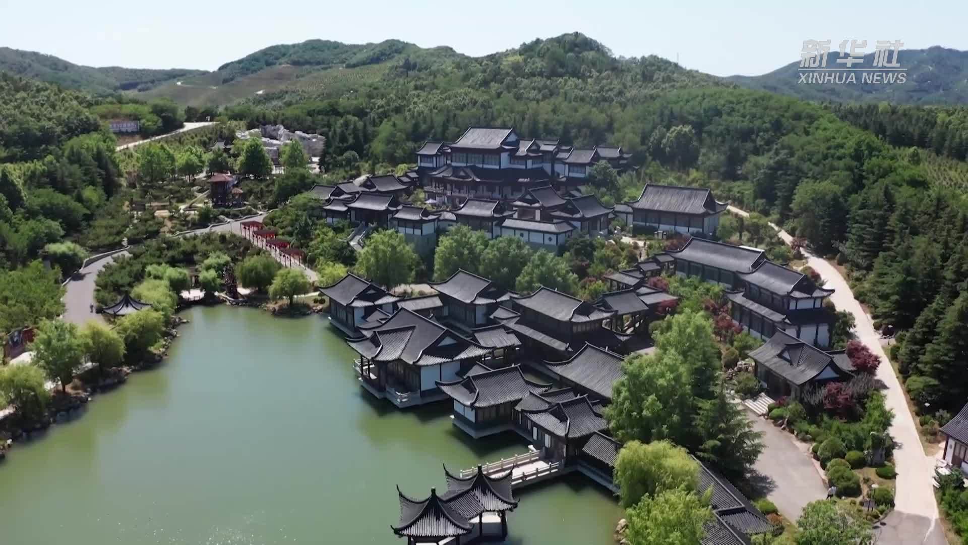 矿坑“变形记”：从地球伤疤到绿色机遇