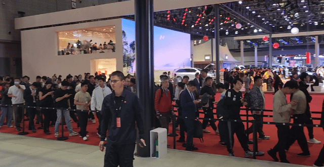 当智驾成标配,车企暗战升级:2025上海车展