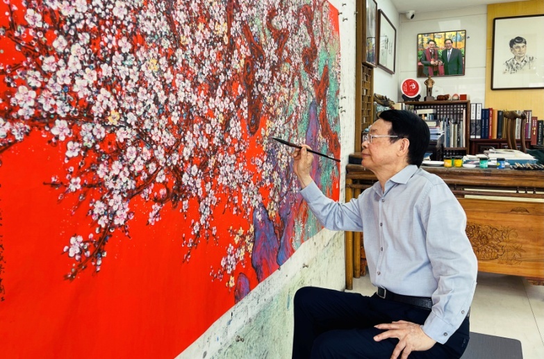 萧晖荣教授创作中