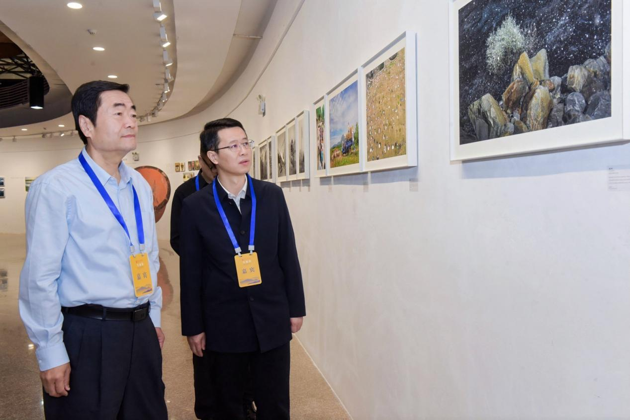 《大秦岭—生态与人文影像作品巡展》在西安美术学院开幕