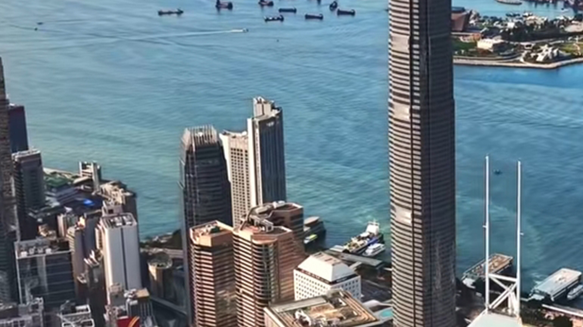 赴港旅客请注意：带超过19支烟到香港，罚款5000港元