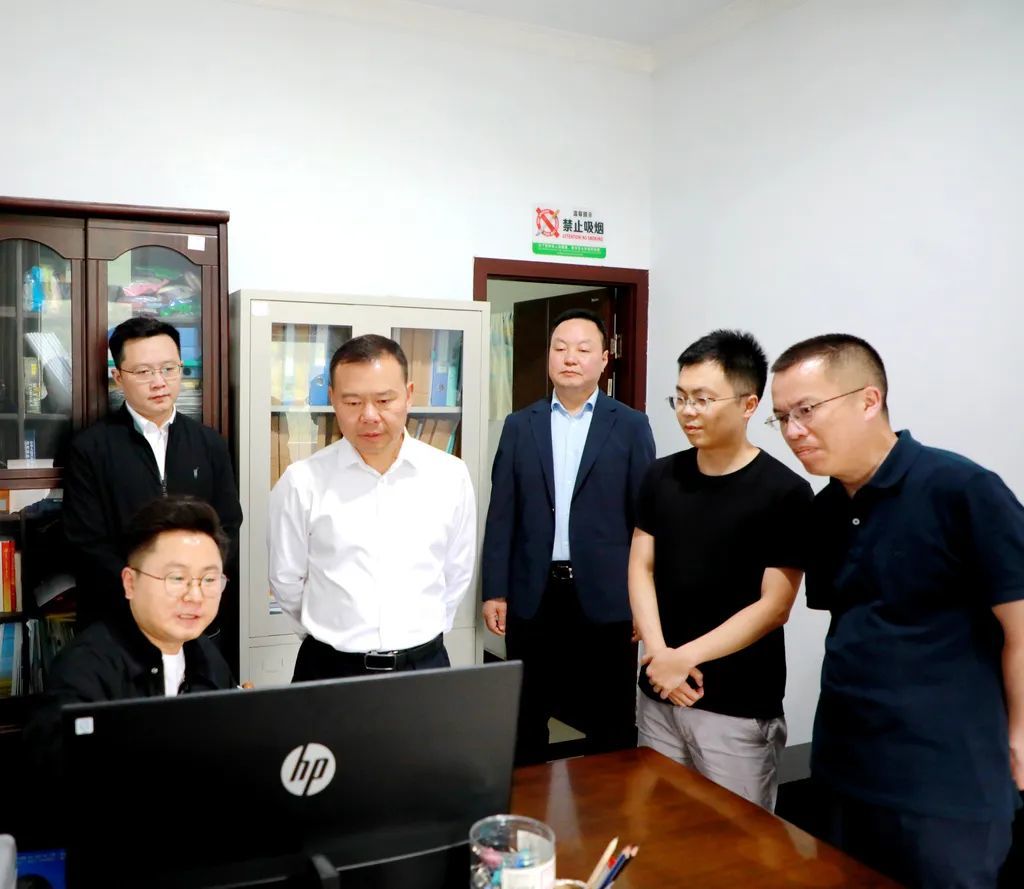 陈清松到县农业农村委调研。 李绍标 摄