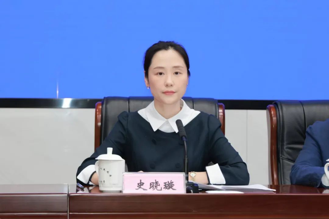 ∆ 主持人：省委宣传部新闻发布处副处长 史晓璇