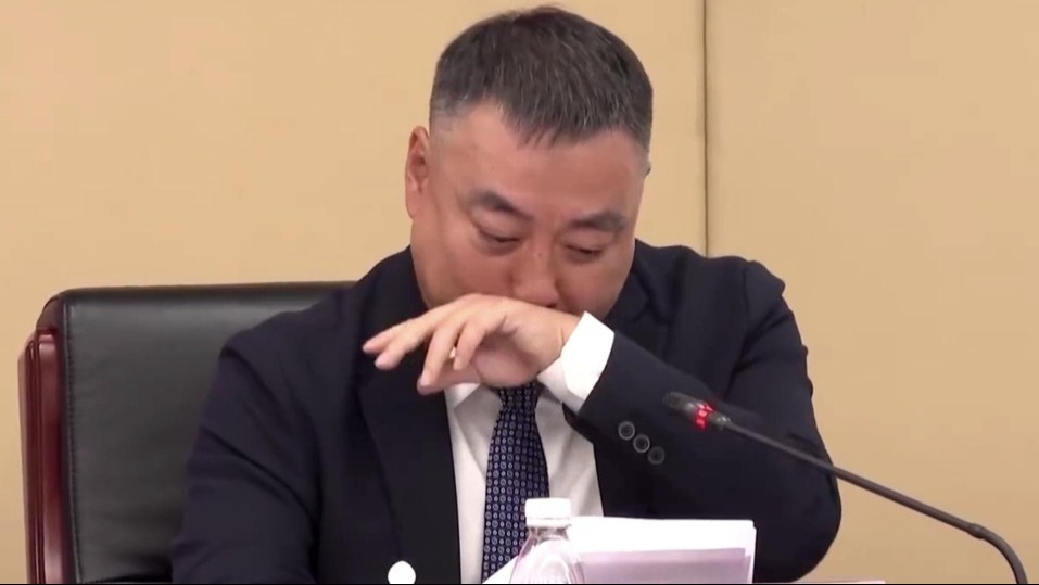 刘国梁卸任乒协主席，发言时数次哽咽
