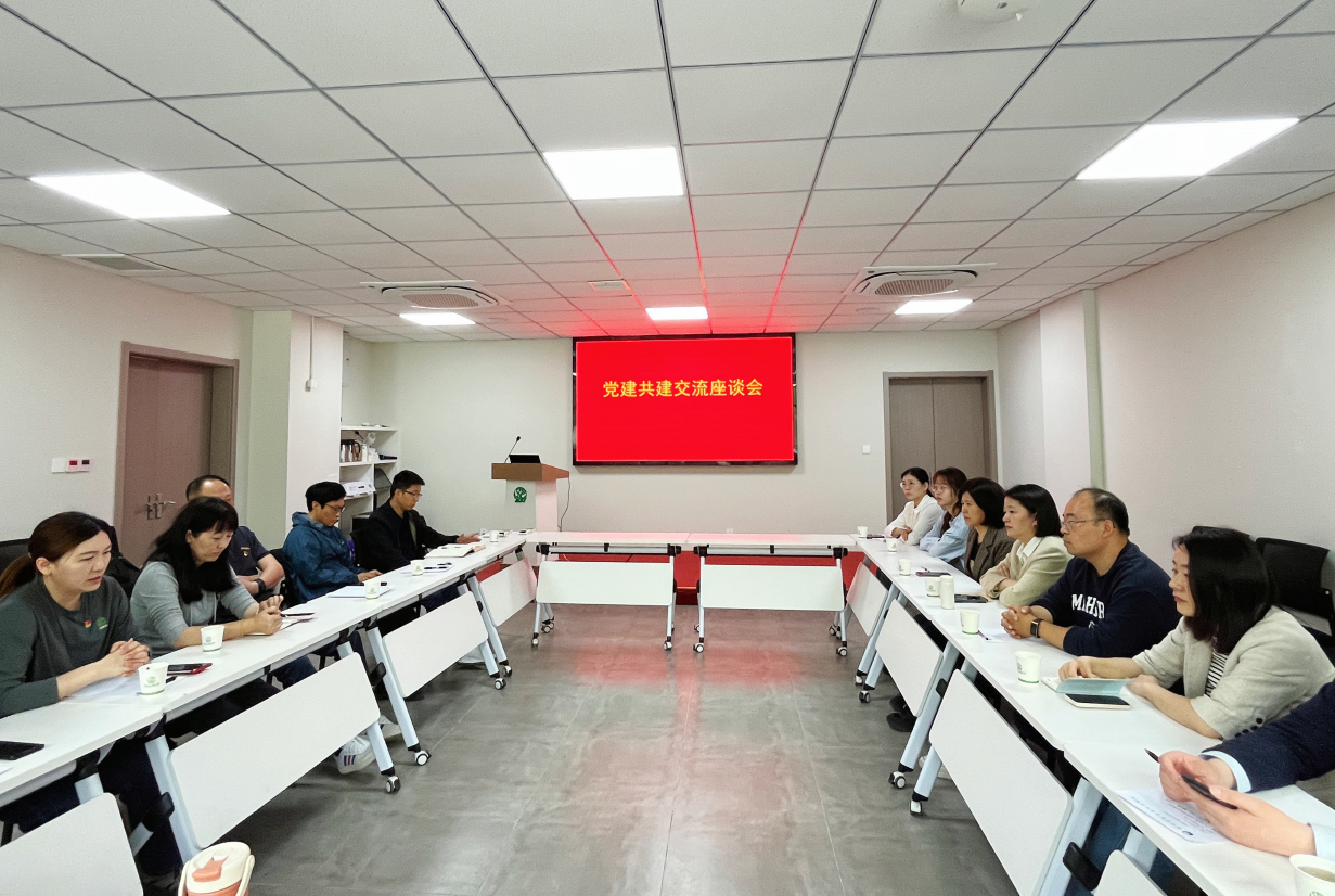 党建引领聚合力 共筑健康新生态——“防疫为‘宁’”党员先锋队走进红山森林动物园