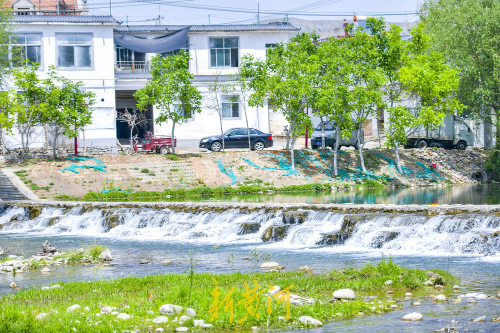 水库放水为地下补源 济南乡村网红打卡点现激流飞瀑