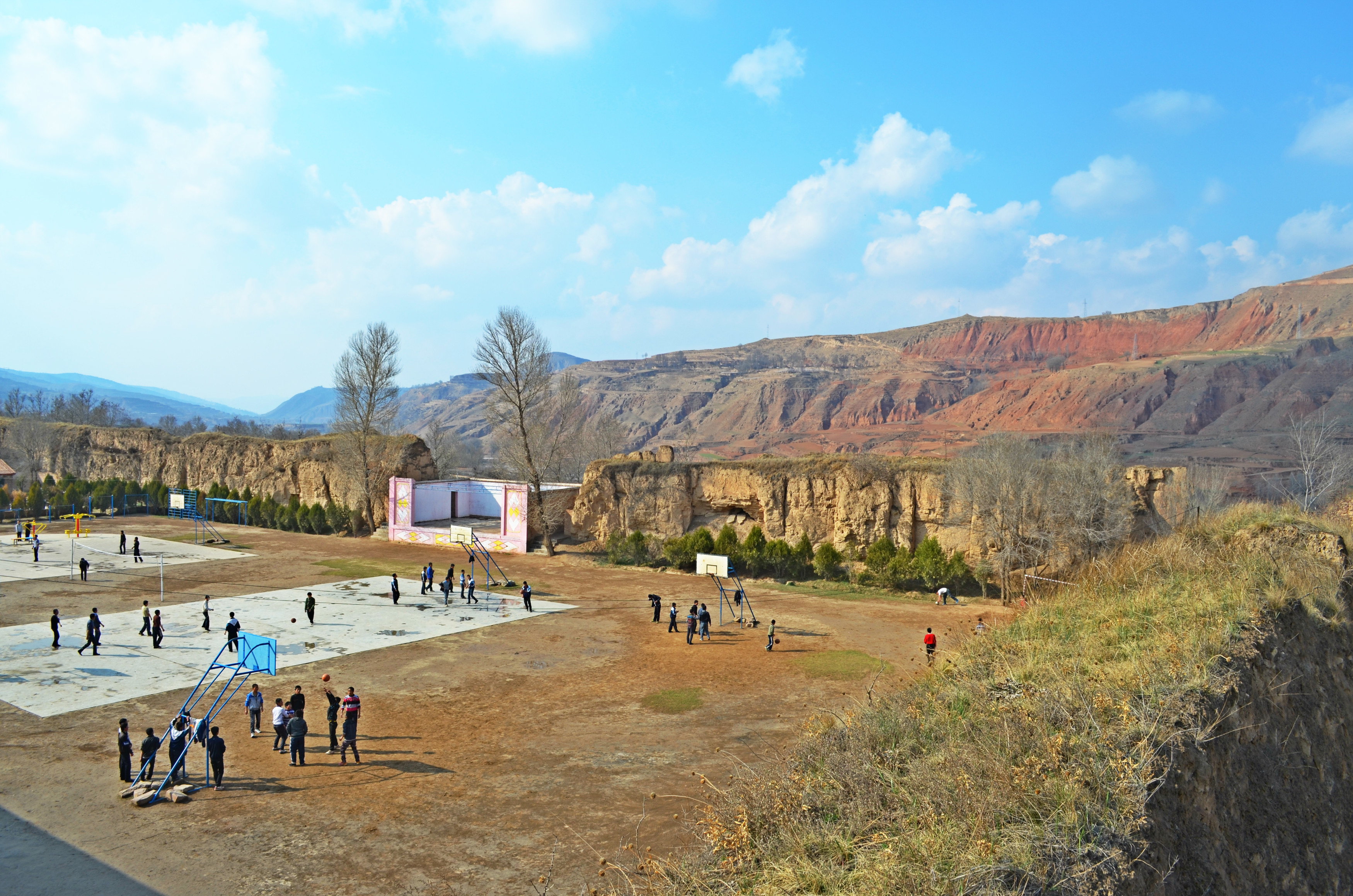 庆坪堡之内变成了书声琅琅的校园(40353583)-20250425222800.jpeg