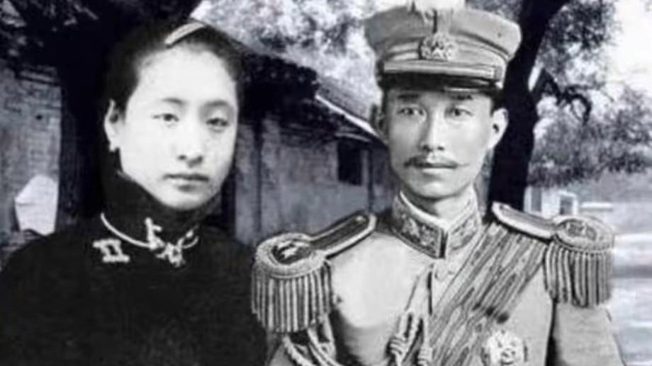 蔡锷逃出北京，摆脱袁世凯的监视，跟名妓小凤仙有没有关系？