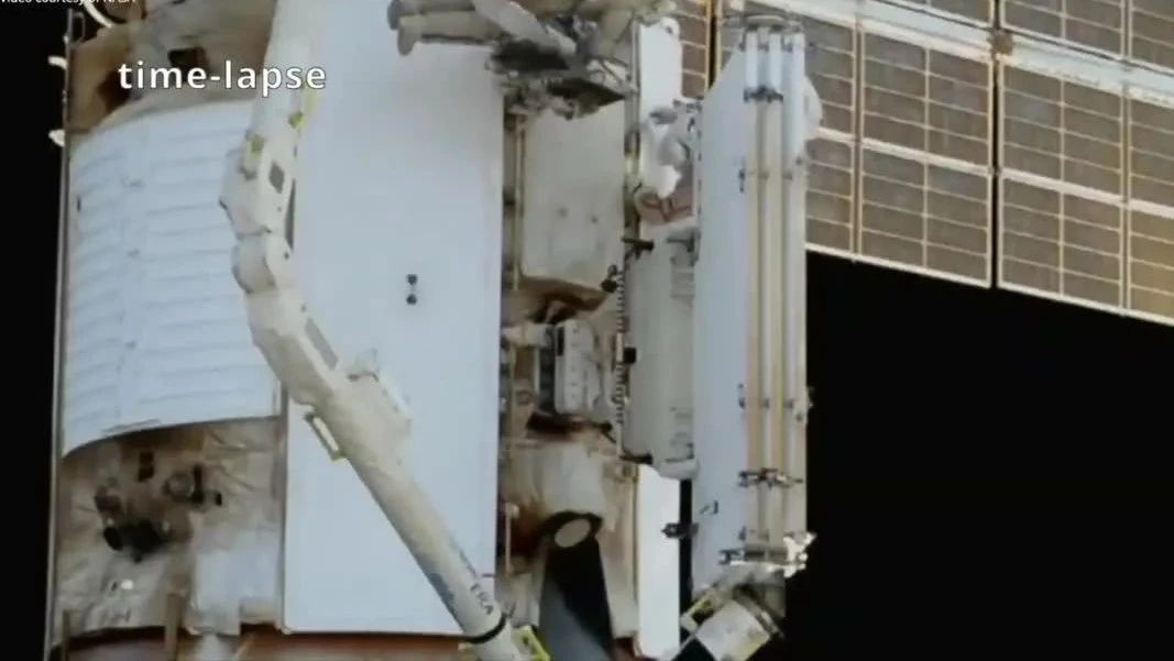 看！欧洲机器人手臂在运行中，太牛了